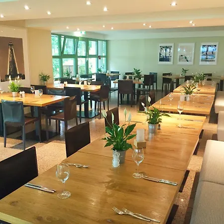 诺德奈米歇尔斯海水浴酒店 4*