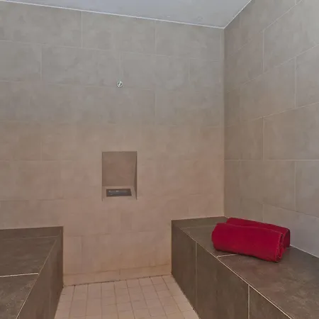Michels Thalasso Nordseehaus ノルダーナイ